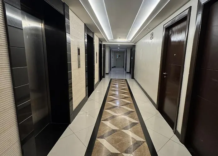 Venice Ig-worthy , Netlfix Getaway Walking Distance To Mall